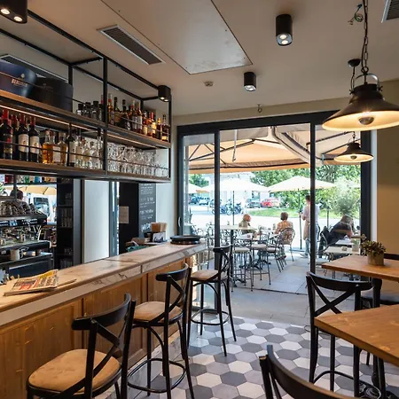 Seven Town House Boutique 3*