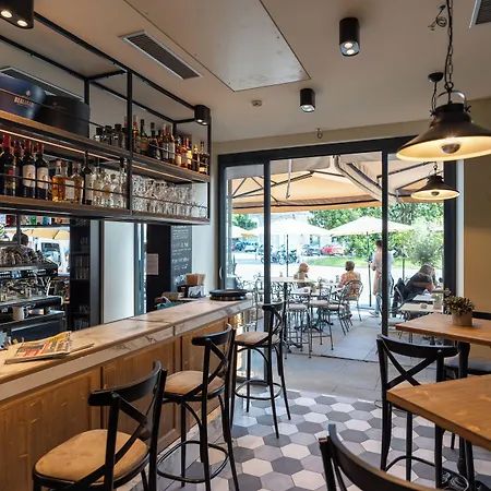 Seven Town House Boutique Ξενοδοχείο 3*