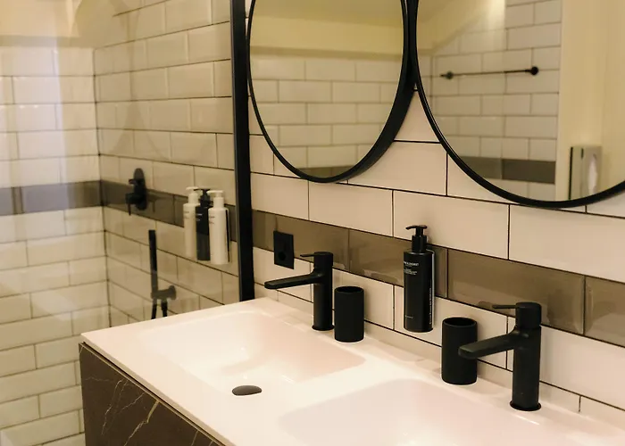 Seven Town House Boutique 호텔 로카르노