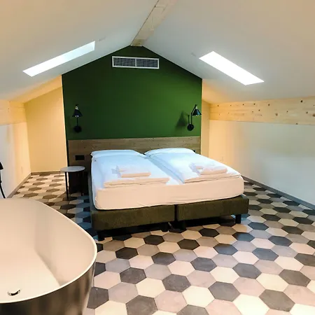 Seven Town House Boutique 3*